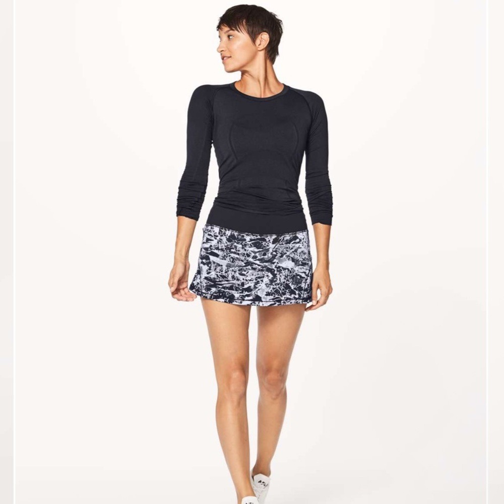 Lululemon Skirt Size 8 Black White Abstract Print Pleated Tennis Golf Athleisure